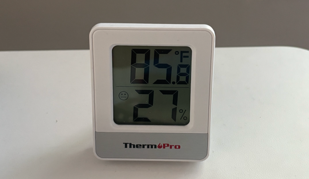 the office can get unseasonably warm under full load, in this case 85 degrees Fahrenheit